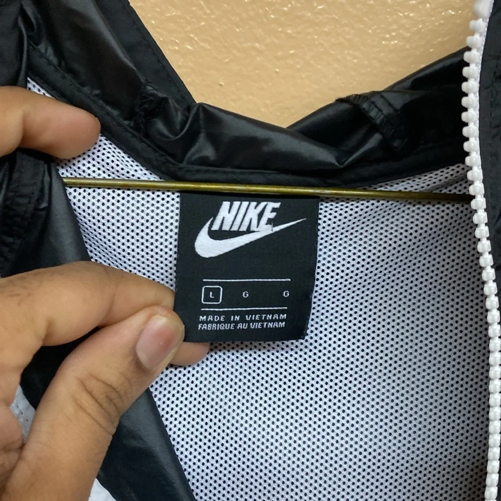 Nike Crop Trop Windbreaker “Black White” - Picture 8 of 10